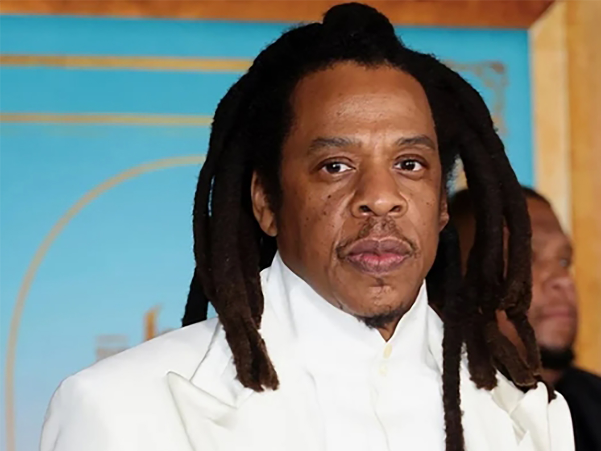 Рэпера Jay-Z обвинили в изнасиловании 13-летней девочки вместе с Пи Дидди