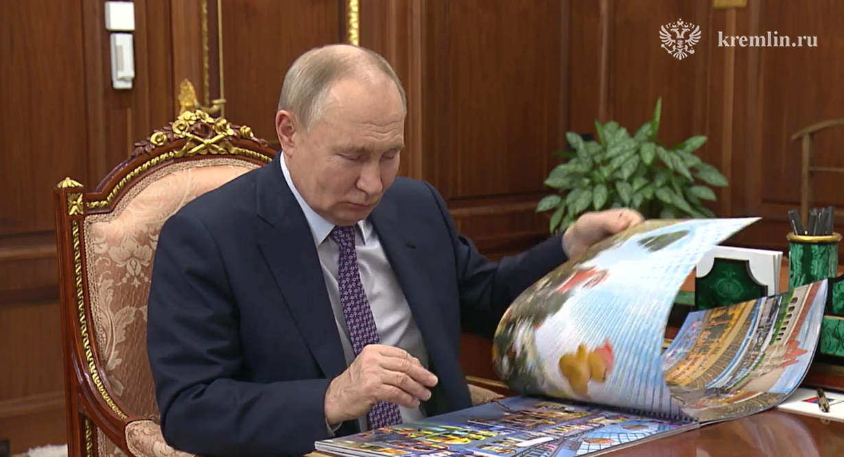 Москва для туристов: Путин рекомендует посетить Кремль и другие знаковые места
