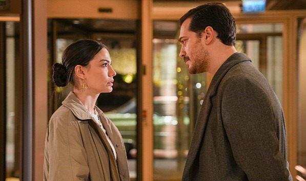Çagatay Ulusoy ve Demet Özdemir'den Zeybek Gecesi: Sosyal Medya Fırtınası!