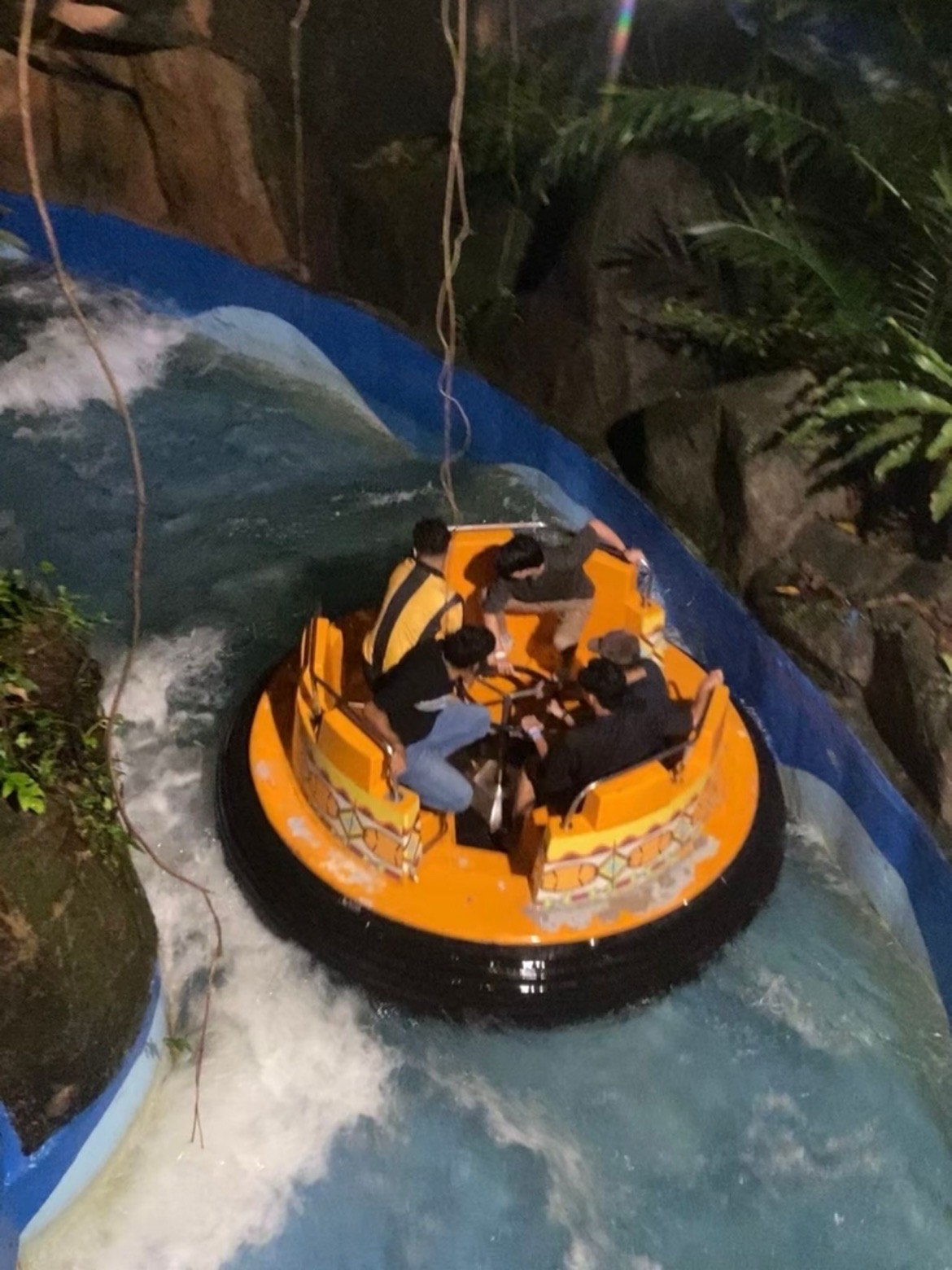Malam Penuh Aksi di Sunway Lagoon Night Park!