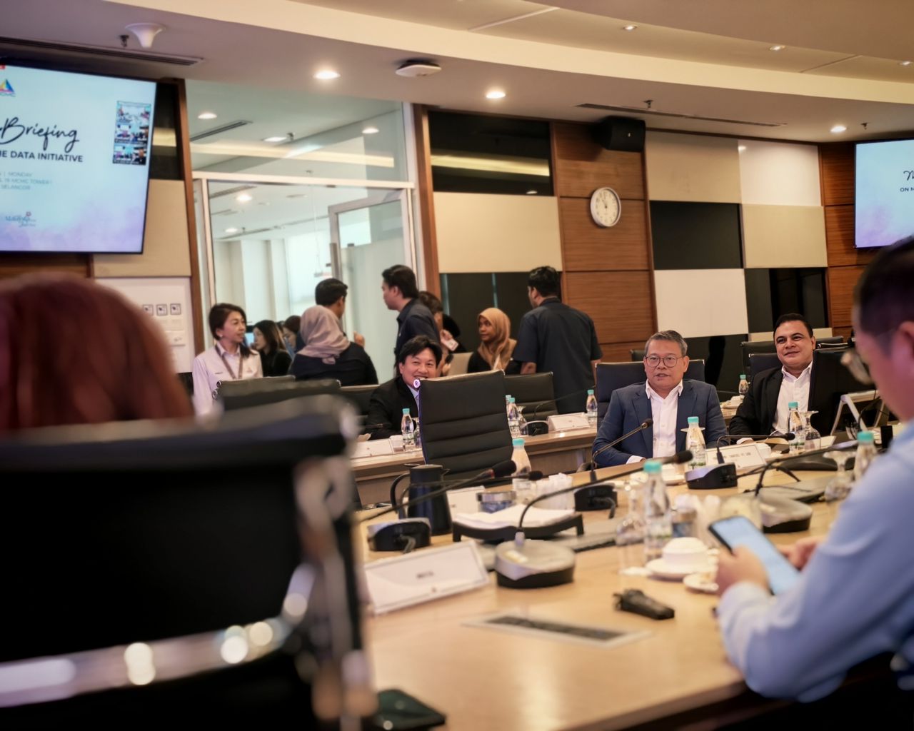 Data Telefon Bimbit: Bukan Sekadar Statistik, Memacu Transformasi Digital Malaysia!