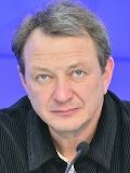 Марат Башаров о первой любви и непростых отношениях: от скандала до новой жизни
