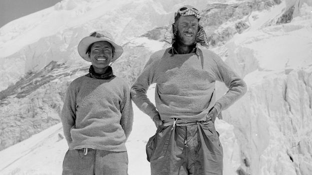 Menaklukkan Everest: Perjuangan Hillary dan Tenzing Melawan 'Zona Maut' Hingga Raih Puncak!